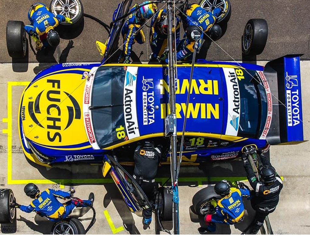 Fuchs race car service crew